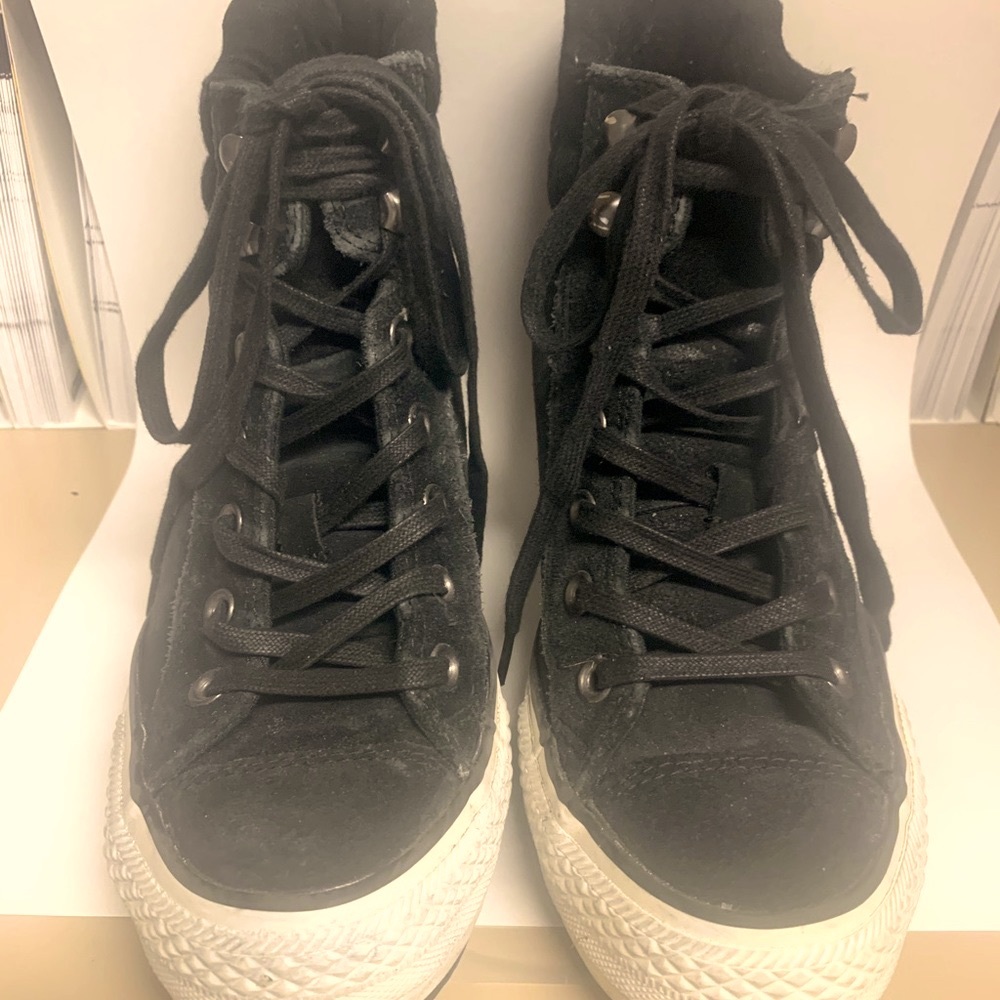Converse Suede Chuck Taylor Lux hi-tops